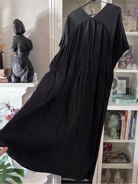 Atelier Delphine Lihue Black Flowing V-Neck Maxi Dress XS/S EUC